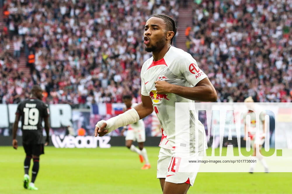 Torjubel - Torschütze Christopher Nkunku (RB Leipzig,18) trifft zum 1-0 - 1. Fussball Bundesliga Saison 2022-2023 Punktspiel RB Leipzig vs. Bayer Leverkusen in der Red Bull Arena in Leipzig - Aktion,Fussball,Deutschland,Mann,Männer