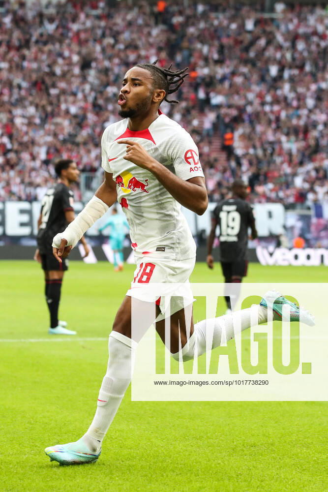 Torjubel - Torschütze Christopher Nkunku (RB Leipzig,18) trifft zum 1-0 - 1. Fussball Bundesliga Saison 2022-2023 Punktspiel RB Leipzig vs. Bayer Leverkusen in der Red Bull Arena in Leipzig - Aktion,Fussball,Deutschland,Mann,Männer