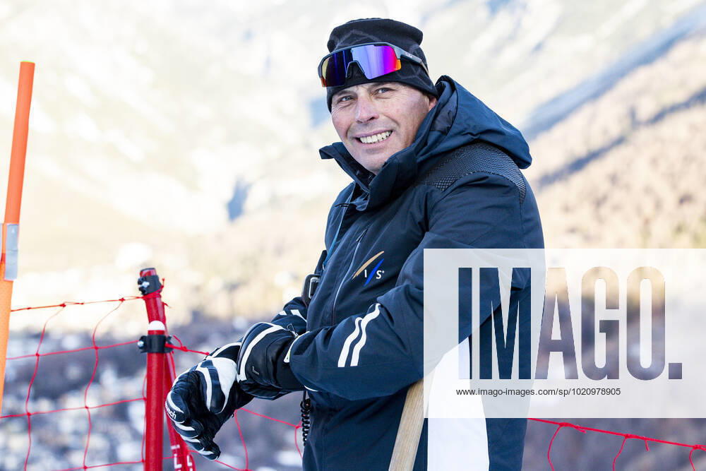 ALPINE SKIING - FIS WC Bormio BORMIO,ITALY,27.DEC.22 - ALPINE SKIING - FIS World Cup, downhill training, men. Image shows race director Markus Waldner (FIS). Keywords: inspection GEPAxpictures xPatrickxSteiner