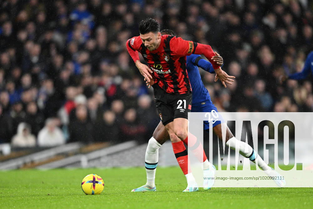 Chelsea v Bournemouth Premier League 27 12 2022. AFC Bournemouth forward Kieffer Moore (21) and Chelsea midfielder Denis Zakaria (20) battles for possession during the Premier League match between Chelsea and Bournemouth at Stamford Bridge, London, England on 27 December 2022. London Stamford Bridge Greater London England Editorial use only DataCo restrictions apply See www.football-dataco.com ,