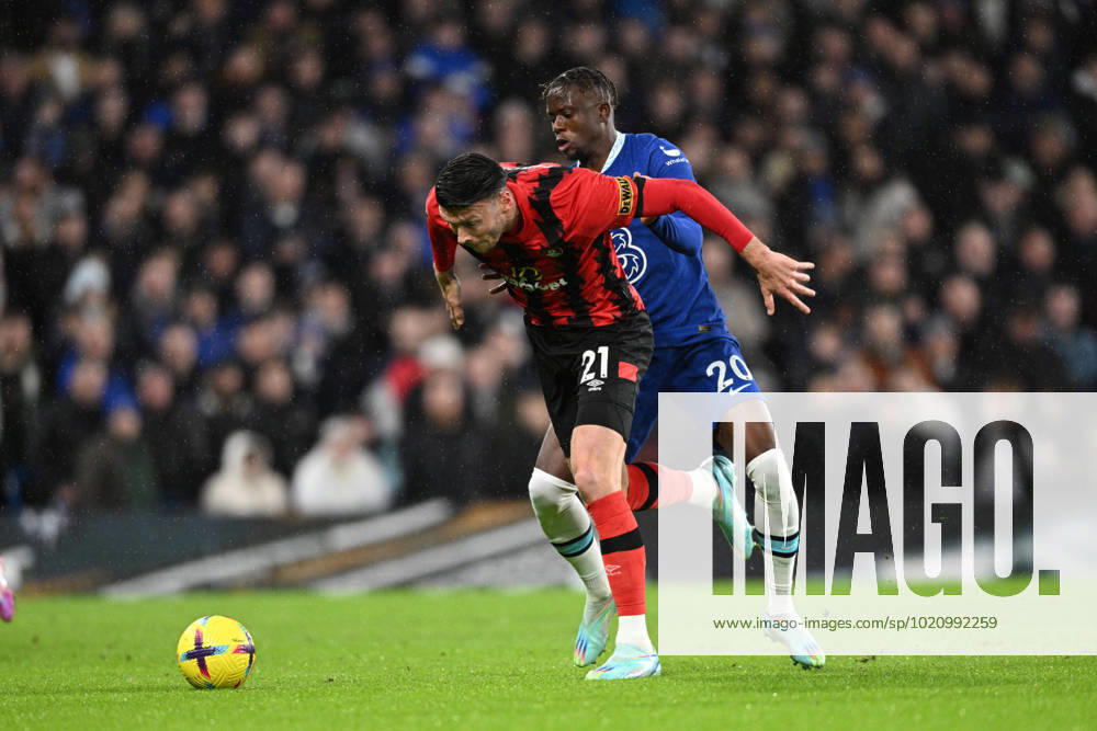 Chelsea v Bournemouth Premier League 27 12 2022. AFC Bournemouth forward Kieffer Moore (21) and Chelsea midfielder Denis Zakaria (20) battles for possession during the Premier League match between Chelsea and Bournemouth at Stamford Bridge, London, England on 27 December 2022. London Stamford Bridge Greater London England Editorial use only DataCo restrictions apply See www.football-dataco.com ,