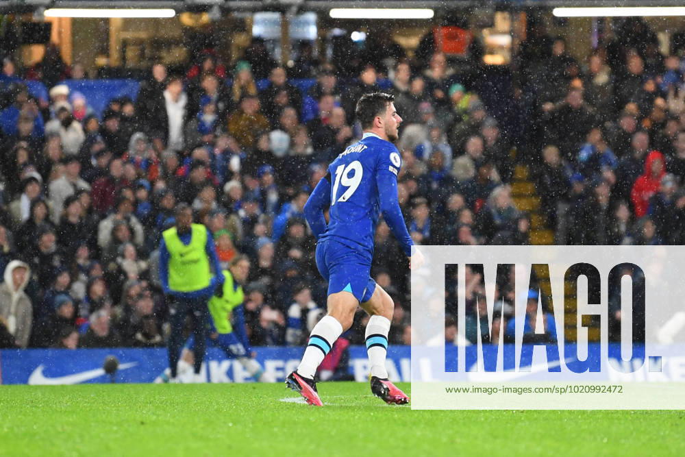 Chelsea v Bournemouth Premier League 27 12 2022. Chelsea midfielder Mason Mount (19) GOAL scores 2-0 and celebrates during the Premier League match between Chelsea and Bournemouth at Stamford Bridge, London, England on 27 December 2022. London Stamford Bridge Greater London England Editorial use only DataCo restrictions apply See www.football-dataco.com ,
