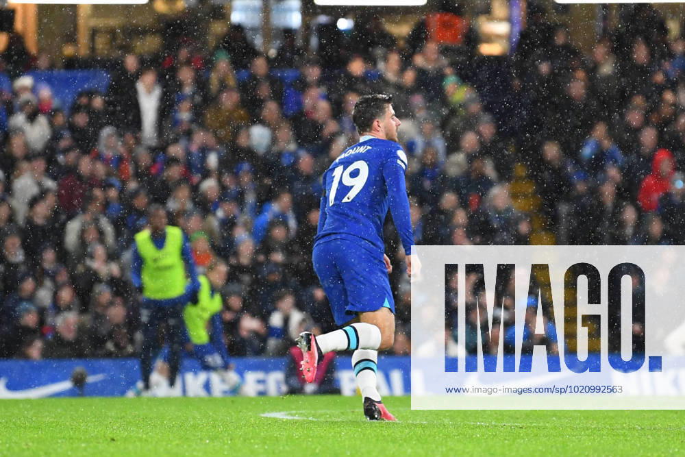Chelsea v Bournemouth Premier League 27 12 2022. Chelsea midfielder Mason Mount (19) GOAL scores 2-0 and celebrates during the Premier League match between Chelsea and Bournemouth at Stamford Bridge, London, England on 27 December 2022. during the Premier League match between Chelsea and Bournemouth at Stamford Bridge, London, England on 27 December 2022. London Stamford Bridge Greater London England Editorial use only DataCo restrictions apply See www.football-dataco.com ,