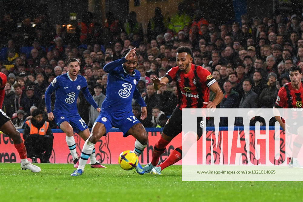 Chelsea v Bournemouth Premier League 27 12 2022. Chelsea forward Raheem Sterling (17) under pressure from AFC Bournemouth defender Lloyd Kelly (5) during the Premier League match between Chelsea and Bournemouth at Stamford Bridge, London, England on 27 December 2022. London Stamford Bridge Greater London England Editorial use only DataCo restrictions apply See www.football-dataco.com ,