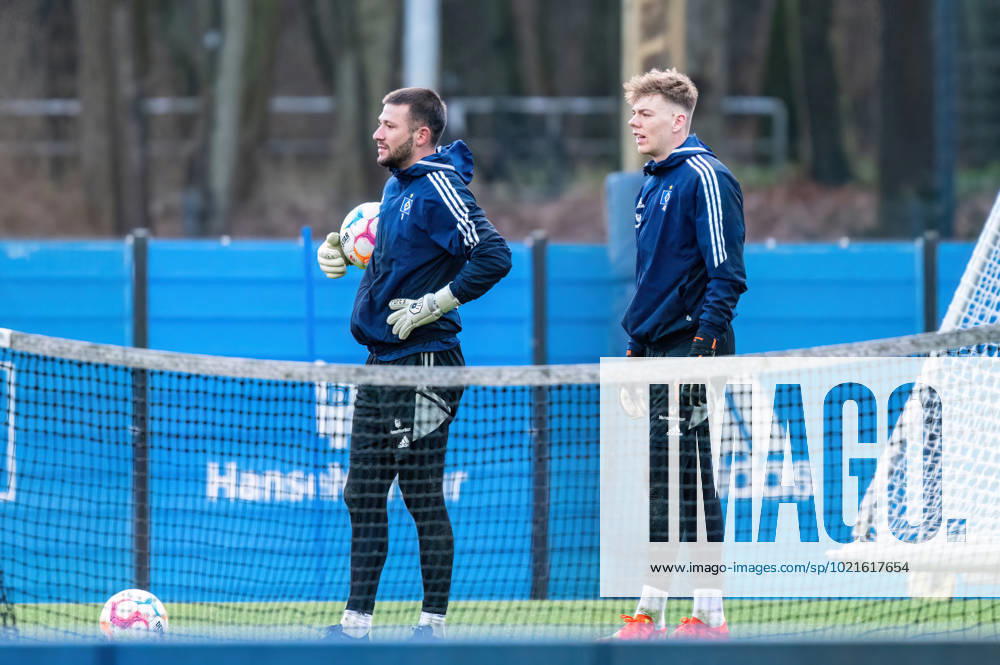 Daniel Heuer Fernandes (Hamburger SV 1) und Leo Oppermann (Hamburger SV 40) Training Hamburger SV, Saison 2022 2023, 05.01.2023 -Pressefoto Marcel von Fehrn Training Hamburger SV, Saison 2022 2023, 05.01.2023 Hamburg