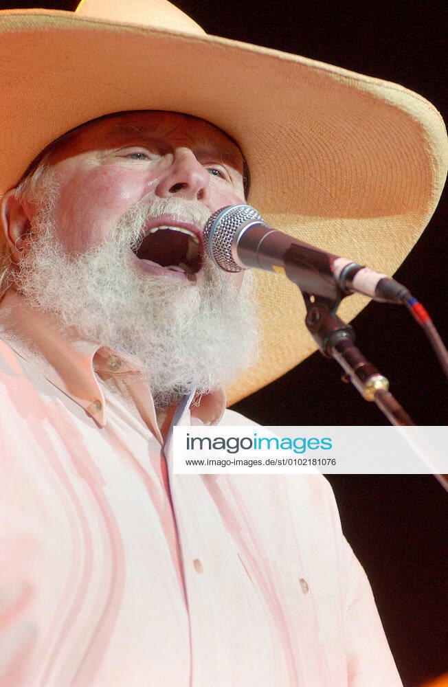 Country music and southern rock legend Charlie Daniels has passed away after suffering a stroke. The Grand Ole Opry member and Country Music Hall of Famer was 83. File Photo: 06 July 2007 - Pittsburgh, Pennsylvania - Country music legend CHARLIE DANIELS performs as a part of the VOLUNTEER JAM TOUR 2007 held at the Post-Gazette Pavilion. Photo Credit: Jason L Nelson AdMedia 257396 2007-07-07 PA Pittsburgh Etats-Unis