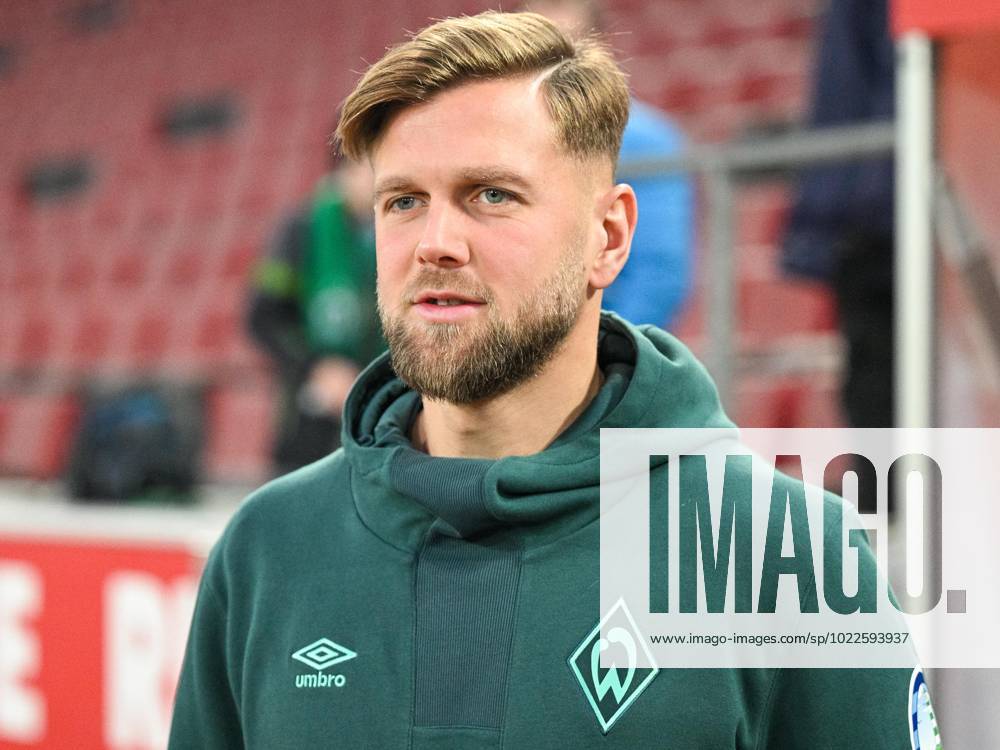Niklas Fuellkrug (SV Werder Bremen, 11) kommt in das Stadion. 1. FC Koeln vs. SV Werder Bremen, Fussball, Bundesliga, 16. Spieltag, Saison 2022 2023, 21.01.2023 DFB DFL Regulations prohibit any use of Photographs as image sequences and or quasi-video 1. FC Koeln vs. SV Werder Bremen, Fussball, Bundesliga, 16. Spieltag, Saison 2022 2023, 21.01.2023 Koeln