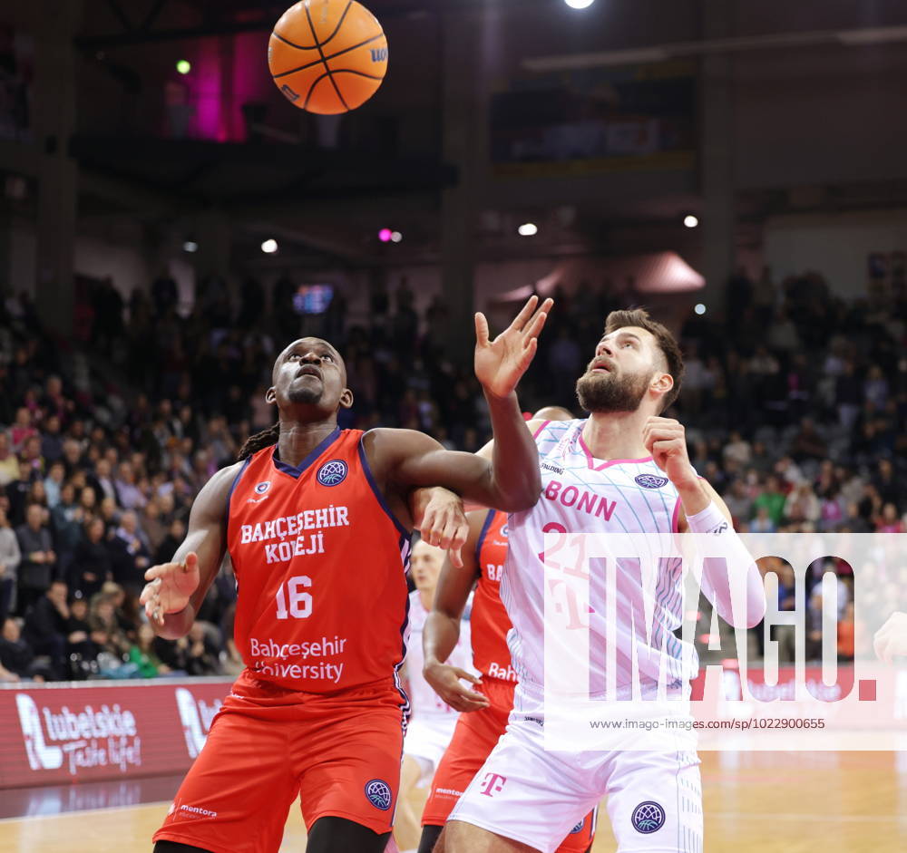 Leon Kratzer Telekom Baskets Bonn vs. Bahcesehir Istanbul , Basketball Champions League BCL Foto: Jörn Wolter
