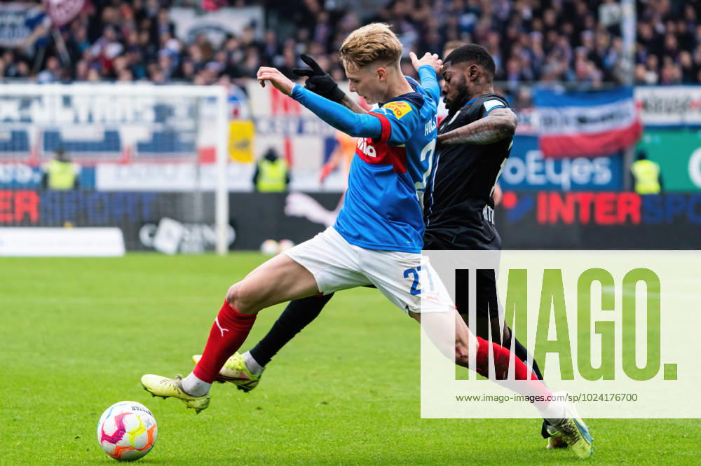 Moritz-Broni Kwarteng (1. FC Magdeburg 8) foult Finn Porath (Holstein Kiel 27) Holstein Kiel vs. 1. FC Magdeburg, Fussball, 2. Bundesliga, Spieltag 20, Saison 2022 23, 11.02.2023 DFL REGULATIONS PROHIBIT ANY USE OF PHOTOGRAPHS AS IMAGE SEQUENCES AND OR QUASI-VIDEO -Pressefoto Marcel von Fehrn Holstein Kiel vs. 1. FC Magdeburg, Fussball, 2. Bundesliga, Spieltag 20, Saison 2022 23, 11.02.2023 Kiel