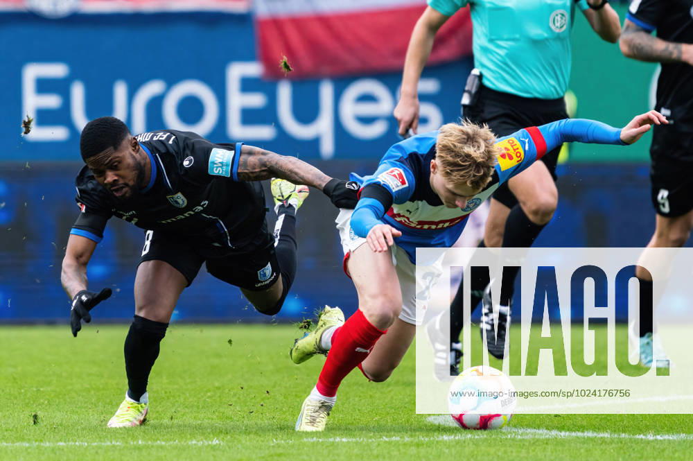 Moritz-Broni Kwarteng (1. FC Magdeburg 8) foult Finn Porath (Holstein Kiel 27) Holstein Kiel vs. 1. FC Magdeburg, Fussball, 2. Bundesliga, Spieltag 20, Saison 2022 23, 11.02.2023 DFL REGULATIONS PROHIBIT ANY USE OF PHOTOGRAPHS AS IMAGE SEQUENCES AND OR QUASI-VIDEO -Pressefoto Marcel von Fehrn Holstein Kiel vs. 1. FC Magdeburg, Fussball, 2. Bundesliga, Spieltag 20, Saison 2022 23, 11.02.2023 Kiel