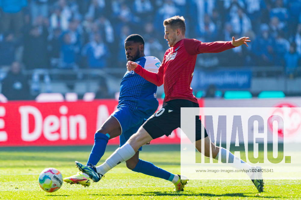 Moritz-Broni Kwarteng (1. FC Magdeburg 8) gegen Leo Weinkauf (Hannover 96, 30) Hannover 96 vs. 1. FC Magdeburg, Fussball, 2. Bundesliga, Spieltag 22, Saison 2022 23, 26.02.2023 DFL REGULATIONS PROHIBIT ANY USE OF PHOTOGRAPHS AS IMAGE SEQUENCES AND OR QUASI-VIDEO -Pressefoto Marcel von Fehrn Hannover 96 vs. 1. FC Magdeburg, Fussball, 2. Bundesliga, Spieltag 22, Saison 2022 23, 26.02.2023 Hannover