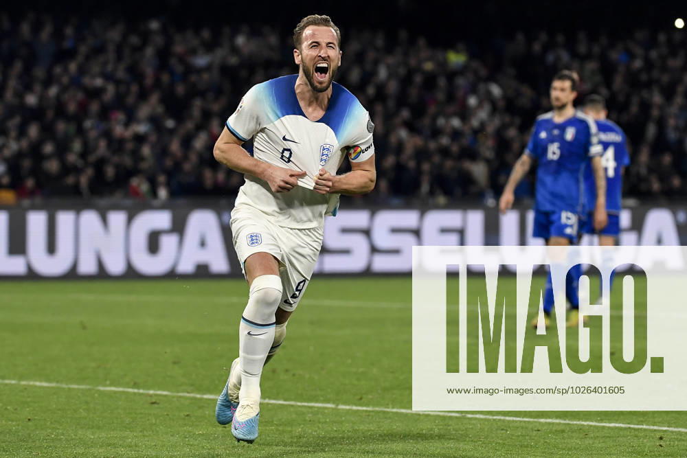 Harry Kane of England celebrates after scoring on penalty the goal of 0-2 during the UEFA EURO2024 European Championship, EM, Europameisterschaft Qualification Group C football match between Italy and England at Diego Armando Maradona stadium in Napoli (Italy), March 23rd, 2023. Harry Kane of England become the top scorer of the history of England national team, Nationalteam Photo Andrea Staccioli Insidefoto Andrea Staccioli