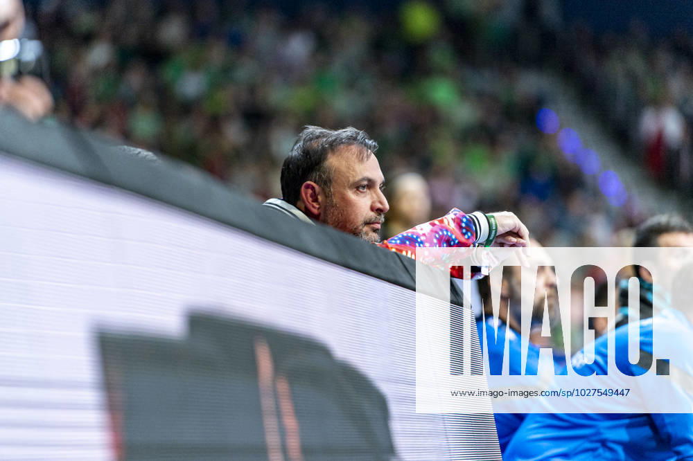 (v.l.), TSV Hannover-Burgdorf (grün) gegen Füchse Berlin (schwarz) am 26. Spieltag der Saison 2022 2023 in der LIQUI MOLY Handball-Bundesliga (06.04.2023, ZAG Arena (Hannover, GER),