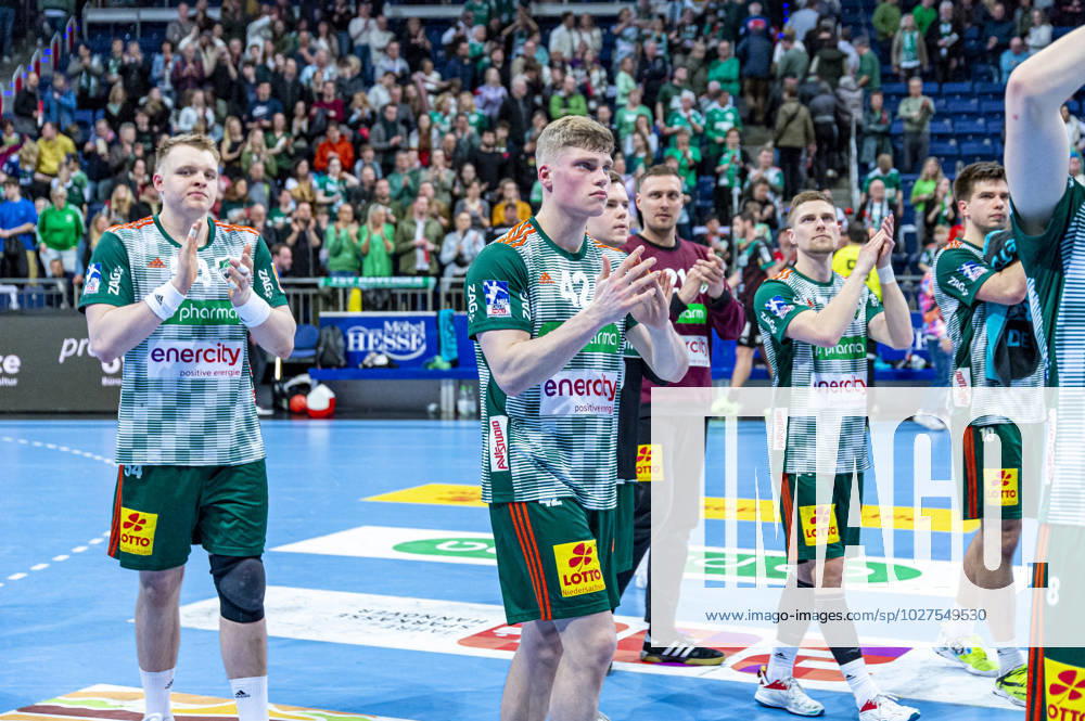 (v.l.), TSV Hannover-Burgdorf (grün) gegen Füchse Berlin (schwarz) am 26. Spieltag der Saison 2022 2023 in der LIQUI MOLY Handball-Bundesliga (06.04.2023, ZAG Arena (Hannover, GER),