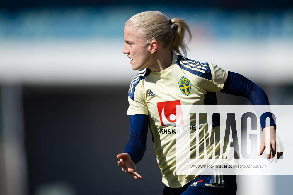 Anna Sandberg of Sweden during a training session with women?s national football team Sweden on April 9, 2023 in Göteborg. Photo: Michael Erichsen BILDBYRAN COP 89 MI0458 bbeng dam football fotball fotboll practice soccer sverige a sweden training träning