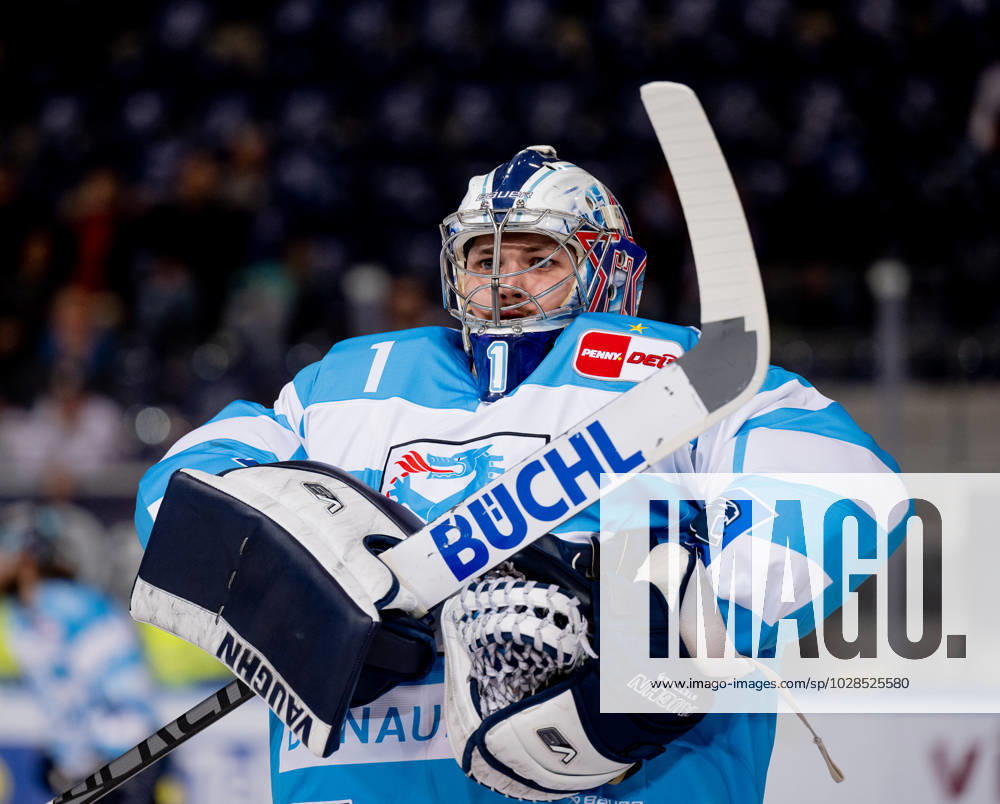 Jonas Stettmer (Torwart, ERC Ingolstadt Panther, 1) beim Warmup. EHC Red Bull Muenchen gegen ERC Ingolstadt, Eishockey, DEL, Playoffs, Finale Spiel 5, Saison 2022 2023, 23.04.2023. EHC Red Bull Muenchen gegen ERC Ingolstadt, Eishockey, DEL, Playoffs, Finale Spiel 5, Saison 2022 2023, 23.04.2023. Muenchen