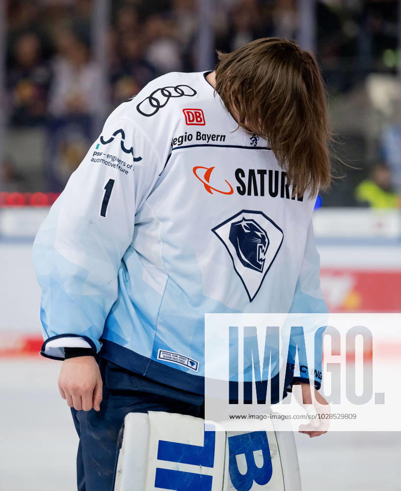 Jonas Stettmer (Torwart, ERC Ingolstadt Panther, 1) bei den Starting Six. EHC Red Bull Muenchen gegen ERC Ingolstadt, Eishockey, DEL, Playoffs, Finale Spiel 5, Saison 2022 2023, 23.04.2023. EHC Red Bull Muenchen gegen ERC Ingolstadt, Eishockey, DEL, Playoffs, Finale Spiel 5, Saison 2022 2023, 23.04.2023. Muenchen