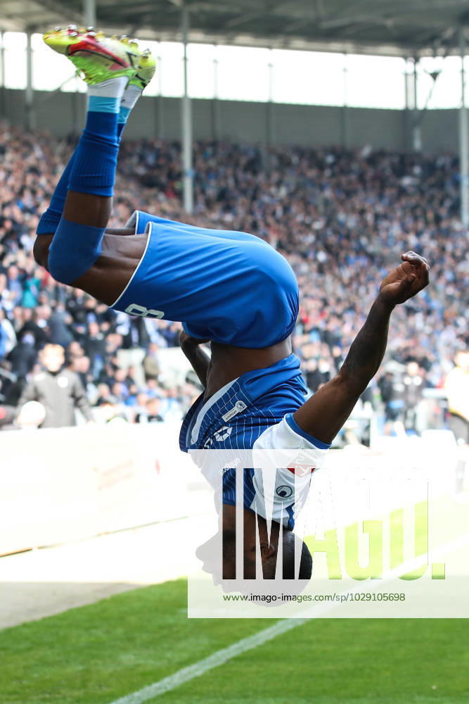 Torjubel - Torschütze Moritz Broni Kwarteng (1. FC Magdeburg,8) trifft zum 1-0 - 2. Fußball Bundesliga Saison 2022-2023 1. FC Magdeburg vs. Hamburger SV in der MDCC Arena in Magdeburg - Freisteller,Aktion,Fußball,Mann,Männer,Deutschland