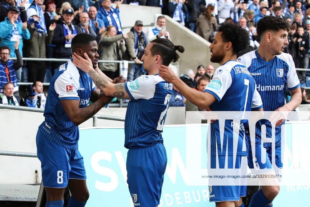 Torjubel - Torschütze Moritz Broni Kwarteng (1. FC Magdeburg,8) trifft zum 1-0 mit v.l. Baris Atik (1. FC Magdeburg,23),Herbert Bockhorn (1. FC Magdeburg,7),Daniel Elfadli (1. FC Magdeburg,6) - 2. Fußball Bundesliga Saison 2022-2023 1. FC Magdeburg vs. Hamburger SV in der MDCC Arena in Magdeburg - Aktion,Fußball,Mann,Männer,Deutschland