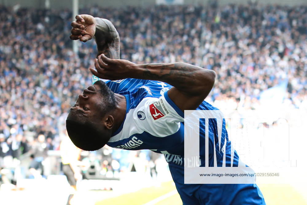 Torjubel - Torschütze Moritz Broni Kwarteng (1. FC Magdeburg,8) trifft zum 1-0 - 2. Fußball Bundesliga Saison 2022-2023 1. FC Magdeburg vs. Hamburger SV in der MDCC Arena in Magdeburg - Aktion,Fußball,Mann,Männer,Deutschland
