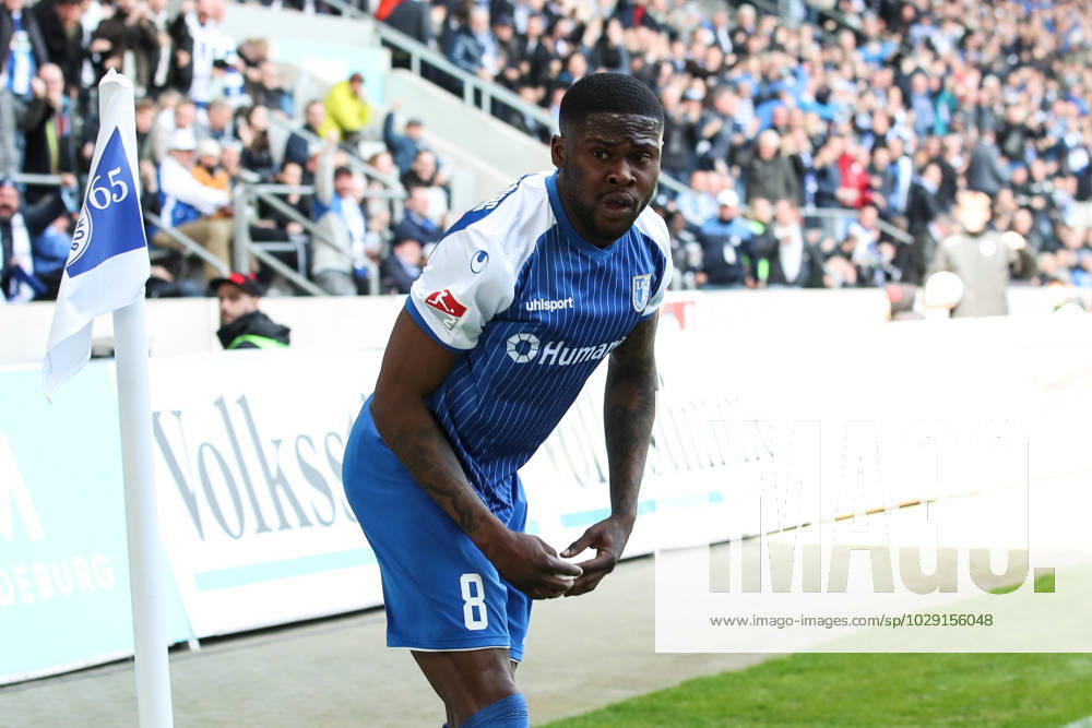 Torjubel - Torschütze Moritz Broni Kwarteng (1. FC Magdeburg,8) trifft zum 1-0 - 2. Fußball Bundesliga Saison 2022-2023 1. FC Magdeburg vs. Hamburger SV in der MDCC Arena in Magdeburg - Aktion,Fußball,Mann,Männer,Deutschland