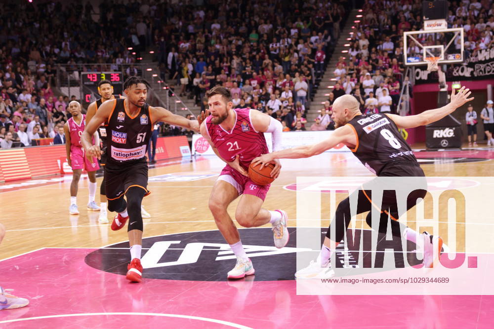 Leon Kratzer Telekom Baskets Bonn vs. ratiopharm ulm Foto: Jörn Wolter