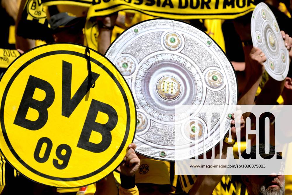 DORTMUND - Borussia Dortmund supporters ahead of the Bundesliga match between Borussia Dortmund and 1 FSV Mainz 05 at the Signal Iduna Park on May 27, 2023 in Dortmund, Germany. AP Dutch Height Bundesliga 2022 2023 ANPxSportx xGerritxvanxKeulenxIVx 470317306 originalFilename: 470317306