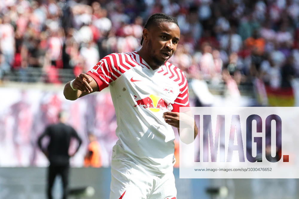 Torjubel - Torschütze Christopher Nkunku (RB Leipzig,18) trifft zum 2-0 - 1. Fussball Bundesliga Saison 2022-2023 Punktspiel RB Leipzig vs. FC Schalke 04 in der Red Bull Arena in Leipzig - Aktion,Fussball,Deutschland,Mann,Männer
