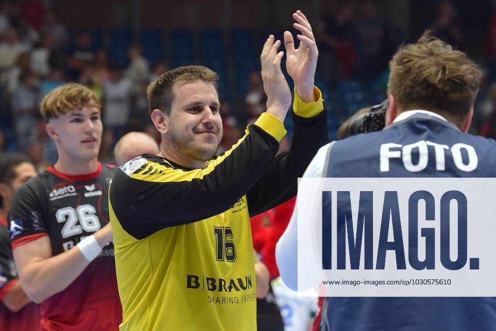 Jubel, Freude nach dem Sieg; Nebojsa Simic (Torwart MT Melsungen 16) (M), Tom Wolf (MT Melsungen 26) , GER, MT Melsungen - Frisch Auf Goeppingen, Handball, 1. Bundesliga Maenner, 01.06.2023, GER, MT Melsungen - Frisch Auf Goeppingen, Handball, 1. Bundesliga Maenner, 01.06.2023 Kassel