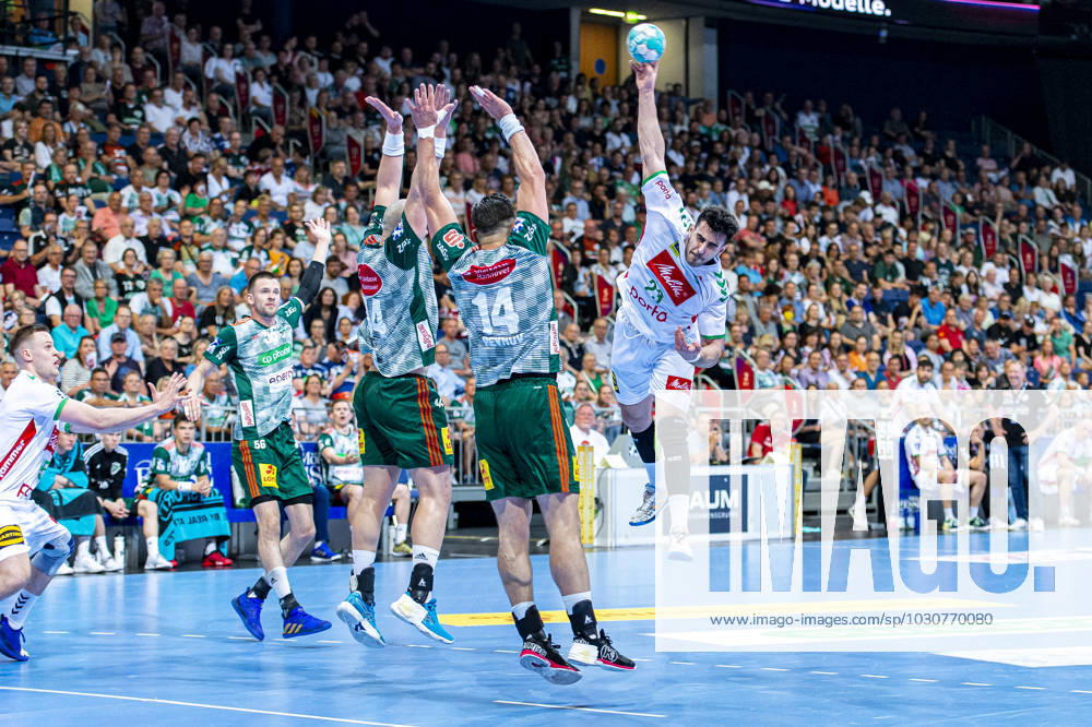 (v.l.), TSV Hannover-Burgdorf (grün) gegen GWD Minden (weiß) am 33. Spieltag der Saison 2022 2023 in der LIQUI MOLY Handball-Bundesliga (08.06.2023, ZAG Arena (Hannover, GER),
