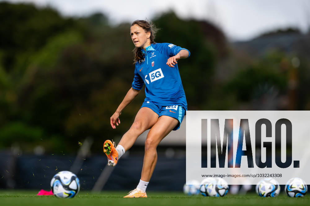 Emma Stolen Godo of the Norwegian women?s national football team at a training session during the FIFA Women s World Cup on July 23, 2023 in Auckland. Photo: Vegard Grott BILDBYRAN kod VG VG0491 bbeng fotball fotboll football norge norway a kvinner dam fotbolls-vm fotball vm kvinner världsmästerskap vm fifa womens world cup träning practice training day 4