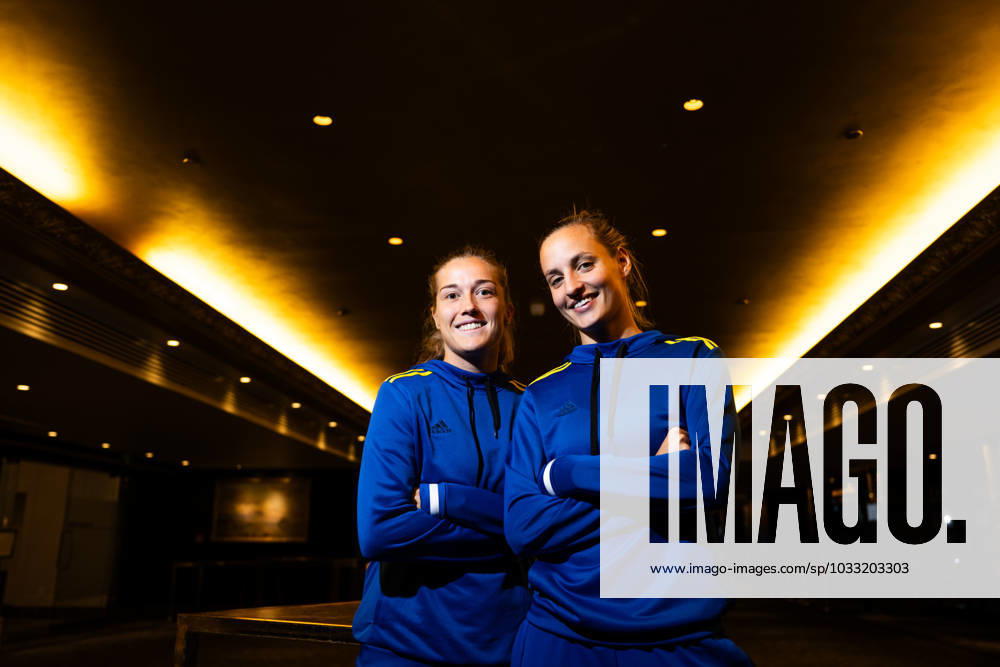 Filippa Angeldahl and Nathalie Björn of the Swedish women s national football team pose for a picture at a press event during the FIFA Women s World Cup on August 13, 2023 in Auckland. Photo: Mathias Bergeld BILDBYRAN kod MB MB0688 fotboll football soccer fotball fotbolls-vm världsmästerskap vm fifa womens world cup pressträff event meeting sverige a sweden 25 dam bbeng portrait porträtt