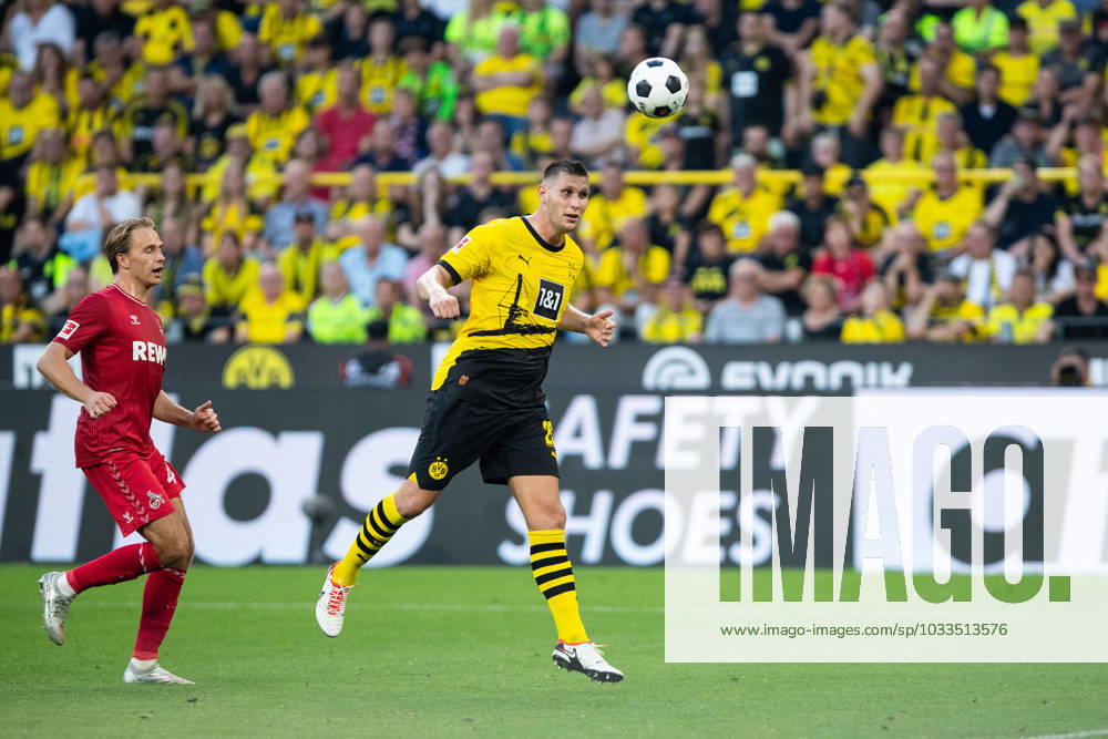 1.Bundesliga, 1.Spieltag: Borussia Dortmund - 1.FC Koeln, Dortmund, Signal Iduna Park, 19.08.2023 Niklas Suele (Borussia Dortmund, 25) 1.Bundesliga, 1.Spieltag: Borussia Dortmund - 1.FC Koeln, Dortmund, Signal Iduna Park, 19.08.2023 DFL Regulations prohibit any of use of photographs as image sequences and quasi video