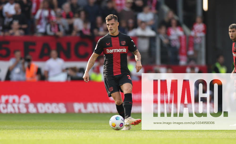 Fussball Bundesliga, 1. FSV Mainz 05 - Bayer 04 Leverkusen, emonline,, v.l., Granit Xhaka (Bayer 04 Leverkusen) DFL DFB REGULATIONS PROHIBIT ANY USE OF PHOTOGRAPHS AS IMAGE SEQUENCES AND OR QUASI-VIDEO.