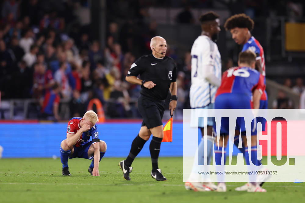 Crystal Palace v Nottingham Forest 07 October 2023, London - Premier League Football - Crystal Palace v Nottingham Forest - Will Hughes of Crystal Palace looks dejected - Photo: Jacques Feeney Offside. London UK