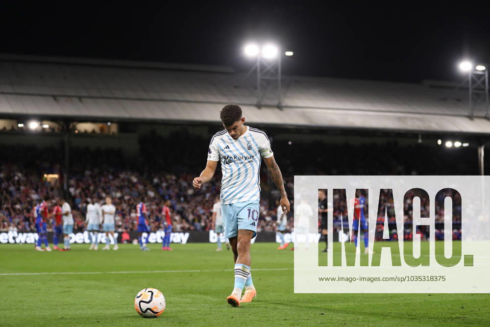 Crystal Palace v Nottingham Forest 07 October 2023, London - Premier League Football - Crystal Palace v Nottingham Forest - Morgan Gibbs-White of Nottingham Forest walks over to take a corner - Photo: Jacques Feeney Offside. London UK