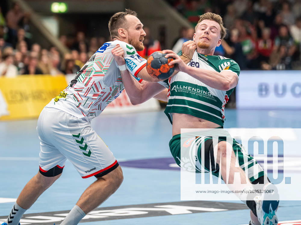 Erik Persson (Frisch Auf Goeppingen, 22) im Zweikampf mit Christian O Sullivan (SC Magdeburg, 24), Frisch Auf Goeppingen vs. SC Magdeburg, 1. Bundesliga, Handball, Herren, 07.10.2023 Frisch Auf Goeppingen vs. SC Magdeburg, 1. Bundesliga, Handball, Herren, 07.10.2023 Goeppingen