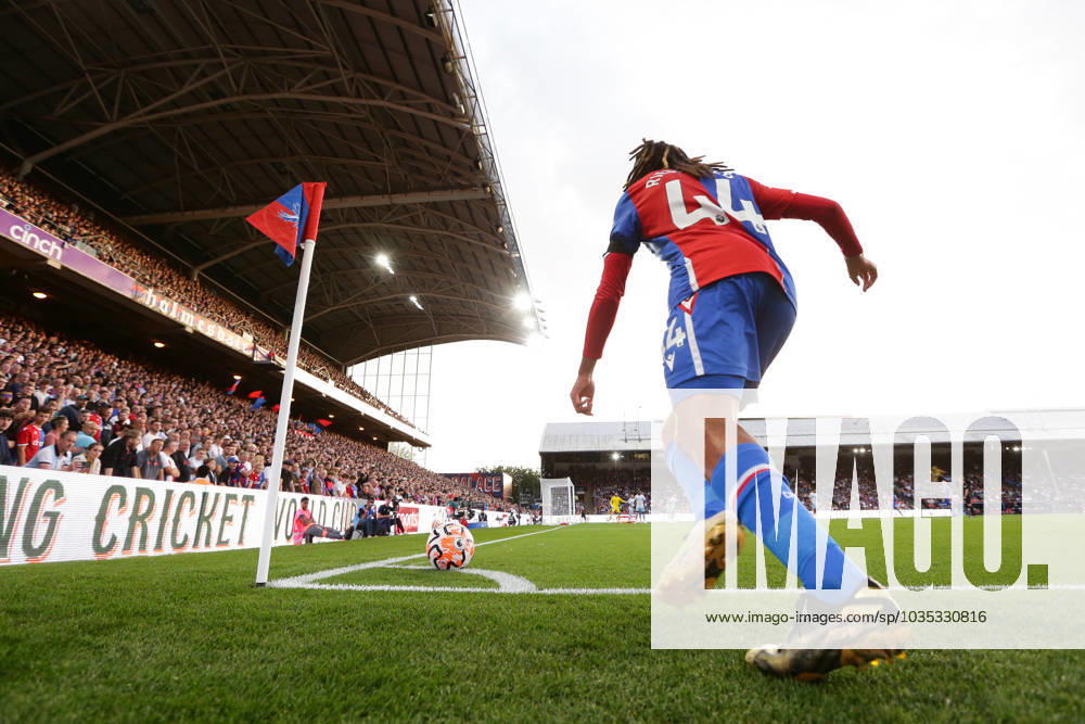 Crystal Palace v Nottingham Forest 07 October 2023, London - Premier League Football - Crystal Palace v Nottingham Forest - Jairo Riedewald of Crystal Palace takes a corner - Photo: Jacques Feeney Offside. London UK