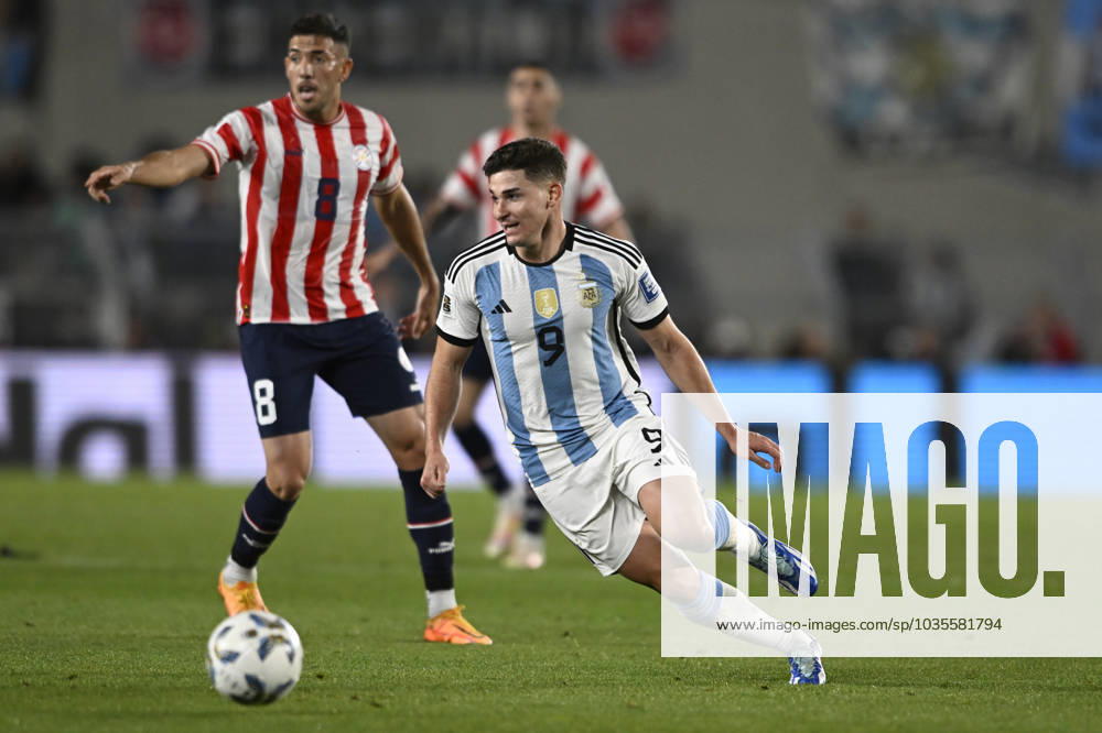 Julian Alvarez of Argentina during the FIFA World Cup, WM, Weltmeisterschaft, Fussball 2026 Qualifier match between Argentina and Paraguay at Estadio Mas Monumental Antonio Vespucio Liberti on October 12, 2023 in Buenos Aires, Arg Argentina v Paraguay : FIFA World Cup 2026 Qualifier match