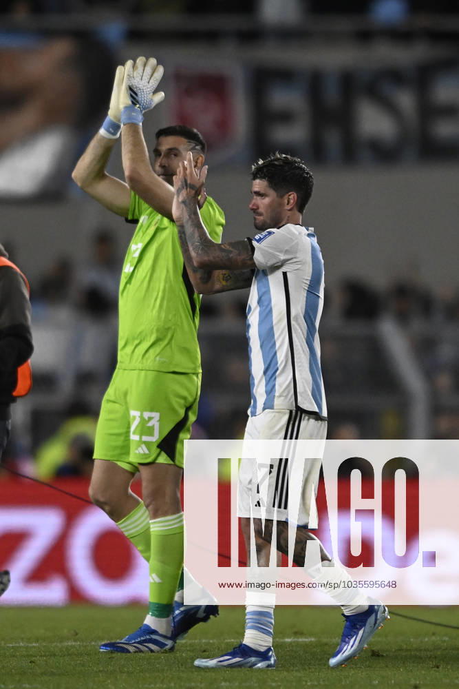 Emiliano Martinez, Rodrigo De Paul of Argentina celebrate during the FIFA World Cup, WM, Weltmeisterschaft, Fussball 2026 Qualifier match between Argentina and Paraguay at Estadio Mas Monumental Antonio Vespucio Liberti on October 12, 2023 in Buenos Aires, Arg Argentina v Paraguay : FIFA World Cup 2026 Qualifier match