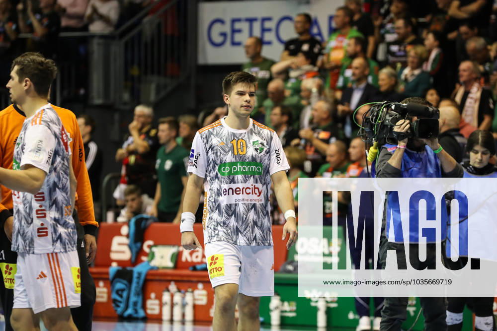 Renars Uscins (TSV Hannover-Burgdorf,10) - Handball Bundesliga Saison 2023-2024 SC Magdeburg vs. TSV Hannover-Burgdorf in der GETEC Arena in Magdeburg - Aktion,Handball,Deutschland