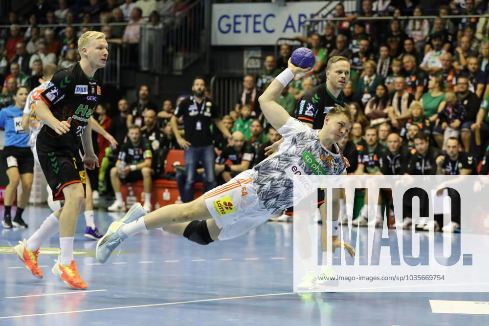Justus Fischer (TSV Hannover-Burgdorf,54) - Handball Bundesliga Saison 2023-2024 SC Magdeburg vs. TSV Hannover-Burgdorf in der GETEC Arena in Magdeburg - Aktion,Handball,Deutschland