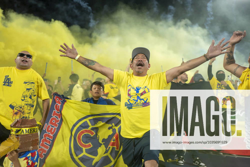 Soccer fans release color smoke during the Clo¡sico de Mo xico soccer game between Club America and Chivas de Guadalajara at Rose Bowl stadium in Pasadena on Sunday Oct. 15, 2023. Los Angeles USA - ZUMAc68_ 20231015_zaf_c68_031