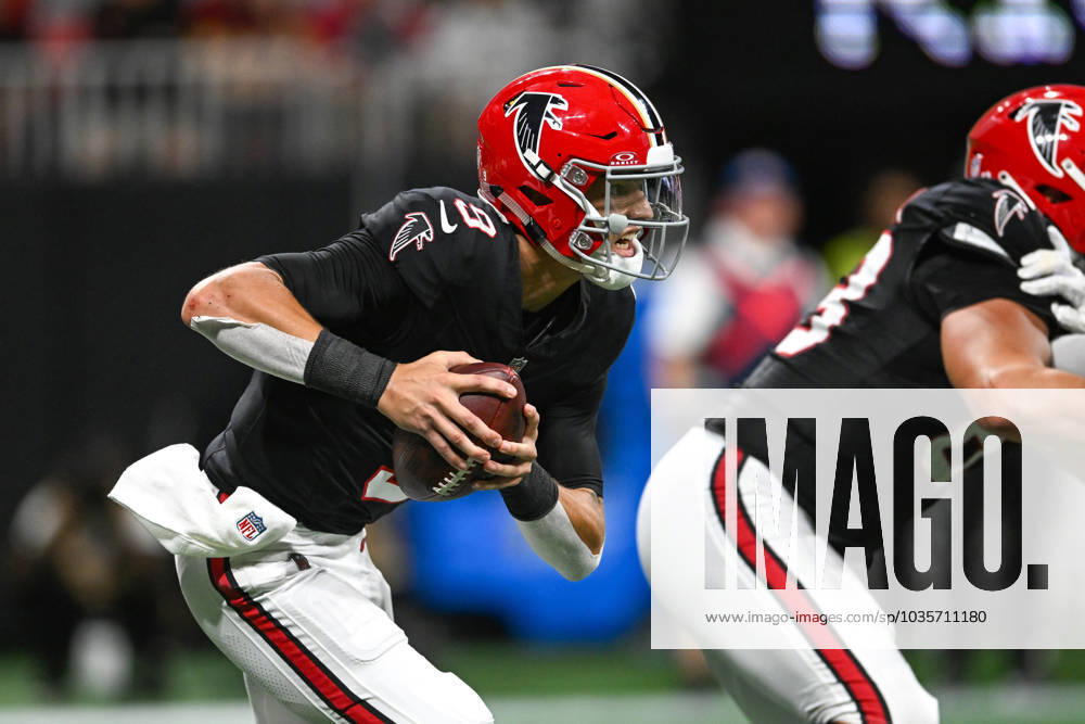 ATLANTA, GA Ã OCTOBER 15: Atlanta quarterback Desmond Ridder (9) runs the ball during the NFL, American Football Herren, USA game between the Washington Commanders and the Atlanta Falcons on October 15th, 2023 at Mercedes-Benz Stadium in Atlanta, GA. (Photo by Rich von Biberstein Icon Sportswire) NFL: OCT 15 Commanders at Falcons Icon231015064