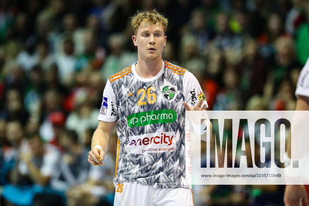 Jonathan Edvardsson (TSV Hannover-Burgdorf,26) - Handball Bundesliga Saison 2023-2024 SC Magdeburg vs. TSV Hannover-Burgdorf in der GETEC Arena in Magdeburg - Einzelbild,Aktion,Handball,Deutschland