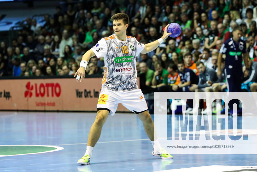 Renars Uscins (TSV Hannover-Burgdorf,10) - Handball Bundesliga Saison 2023-2024 SC Magdeburg vs. TSV Hannover-Burgdorf in der GETEC Arena in Magdeburg - Freisteller,Aktion,Handball,Deutschland