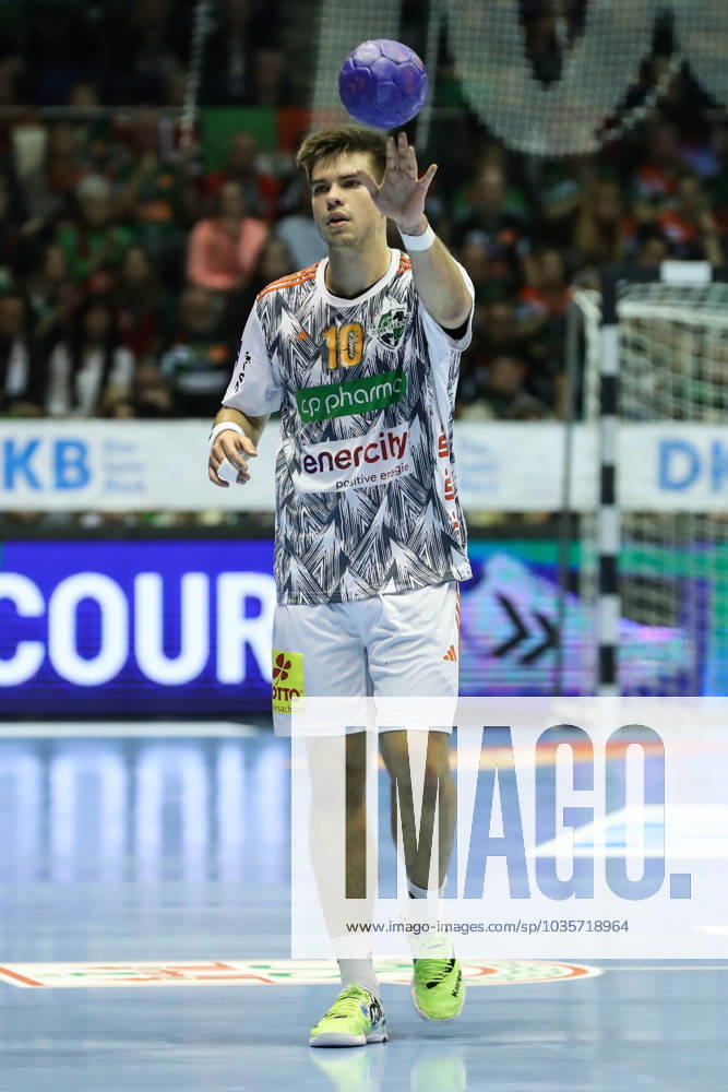 Renars Uscins (TSV Hannover-Burgdorf,10) - Handball Bundesliga Saison 2023-2024 SC Magdeburg vs. TSV Hannover-Burgdorf in der GETEC Arena in Magdeburg - Freisteller,Aktion,Handball,Deutschland