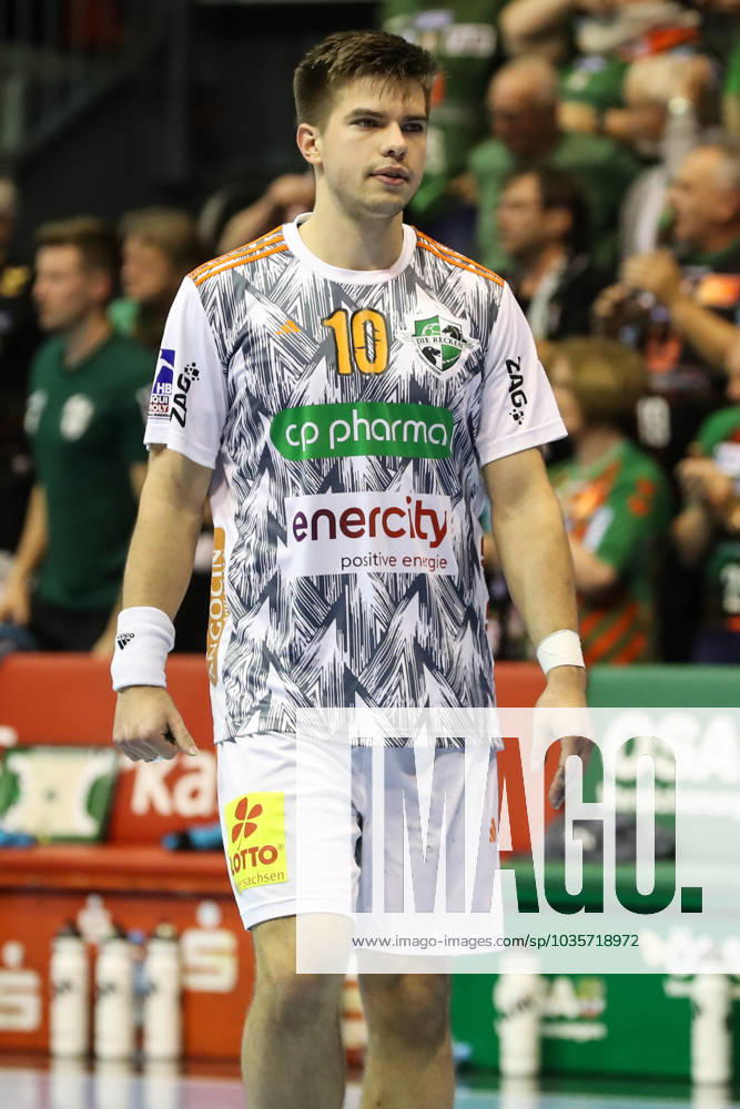 Renars Uscins (TSV Hannover-Burgdorf,10) - Handball Bundesliga Saison 2023-2024 SC Magdeburg vs. TSV Hannover-Burgdorf in der GETEC Arena in Magdeburg - Einzelbild,Aktion,Handball,Deutschland