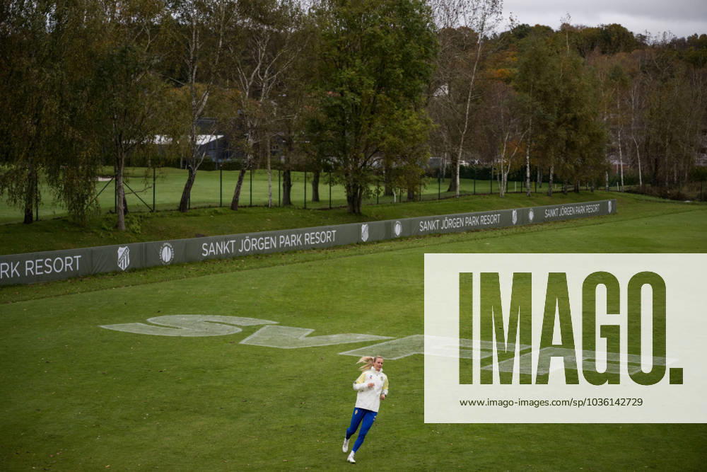 Amanda Ilestedt of Sweden during a training session on October 24, 2023 in Gothenburg. Photo: Mathias Bergeld BILDBYRAN kod MB MB0751 fotboll football soccer fotball nations league uefa womens nations league träning practice training sverige sweden dam bbeng