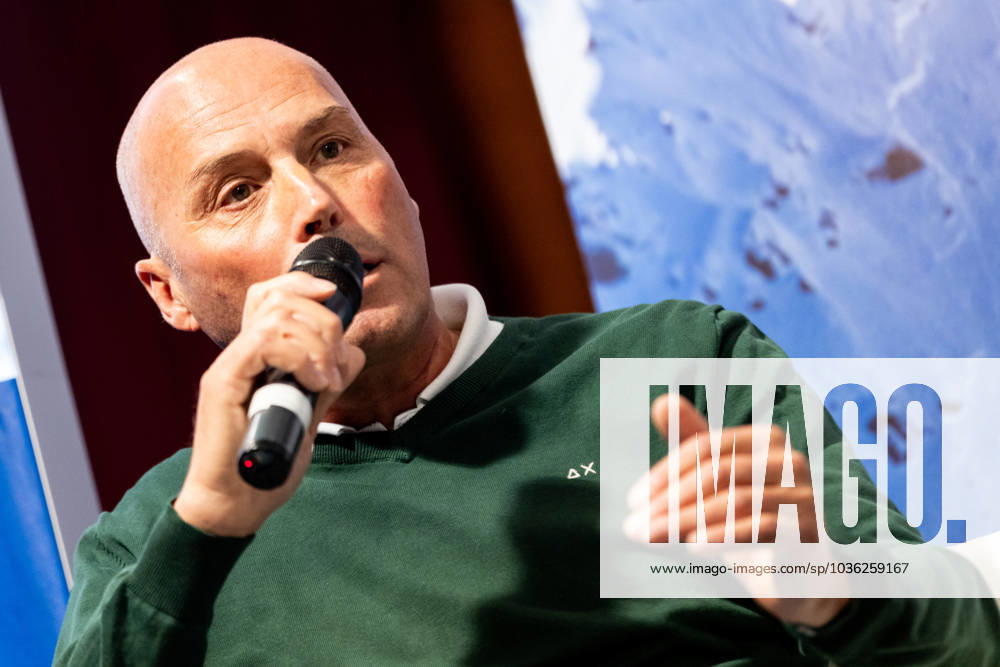 ALPINE SKIING - FIS WC Soelden SOELDEN,AUSTRIA,27.OCT.23 - ALPINE SKIING - FIS World Cup season opening, Rettenbachferner, preview, side event, FIS Alpine Forum. Image shows menÕs race director Markus Waldner (FIS). GEPAxpictures Klansek